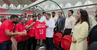 স্বাধীনতা দিবসে প্রীতি ফুটবল ম্যাচের উদ্বোধন করলেন প্রধানমন্ত্রী